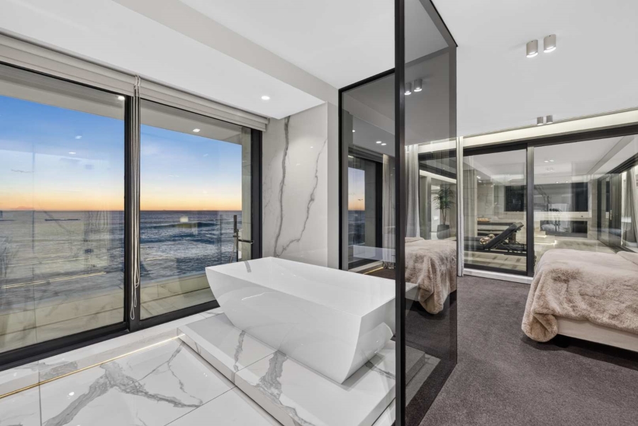 5 Bedroom Property for Sale in Bantry Bay Western Cape